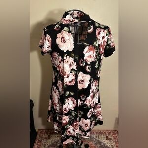 size medium womens floral dress tee t has pockets black pink tee soft